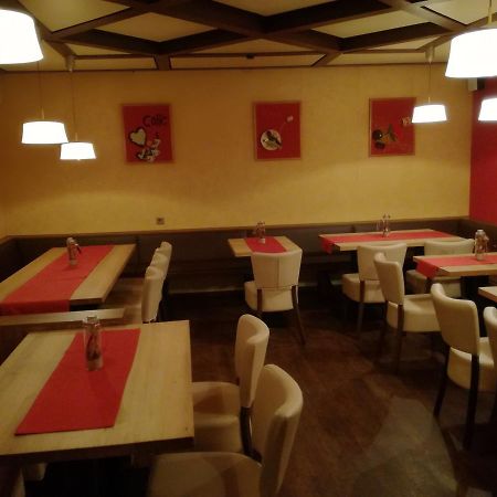 מלון Biberach an der Riß Gaststaette Peperoni מראה חיצוני תמונה
